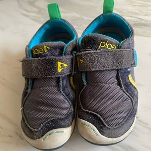 Plae shoes size 7.5